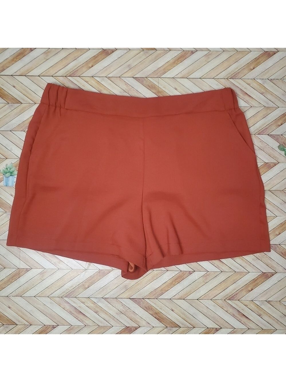 NWOT Nine West Orange Rust Stretch Shorts Womens Size XL Pocketed Ruffle Waist *